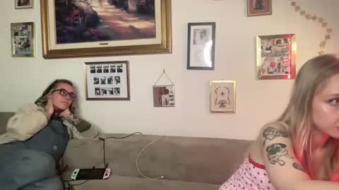 lilldaddysgirl online show from November 21, 2:32 am