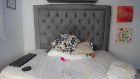 Snapshot of lillebbw_sweet chatting on February 8, 11:12 am lille online show from February 8, 11:12 am