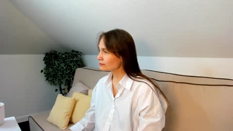 lillian_white1 online show from February 27, 9:00 am