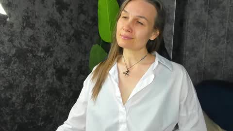 lillian_white1 online show from April 25, 1:08 am