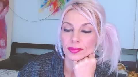 Lara online show from February 23, 8:11 pm