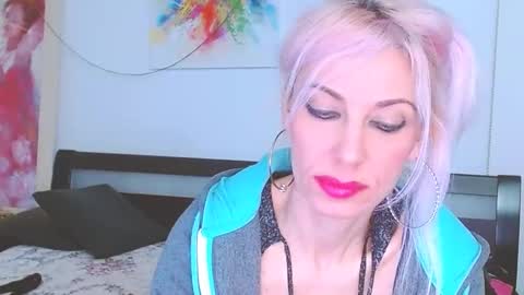 Lara online show from March 2, 3:13 am