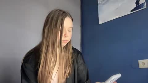 Lily online show from October 10, 10:25 am