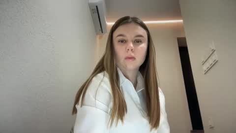 Lily online show from October 11, 6:17 pm