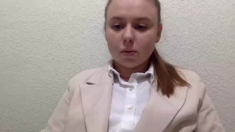 Lily online show from October 18, 11:00 am
