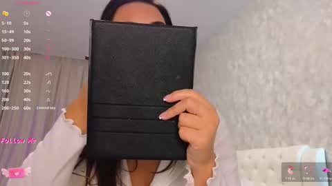 Snapshot of lilliasweety chatting on November 20, 3:39 am Lara Angel online show from November 20, 3:39 am