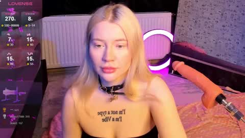 lillie_berry online show from February 25, 4:33 am