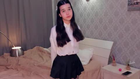 Celina Lillie online show from December 17, 9:43 pm