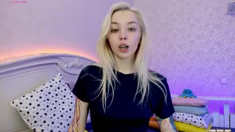 LilliMoore online show from January 23, 11:58 pm