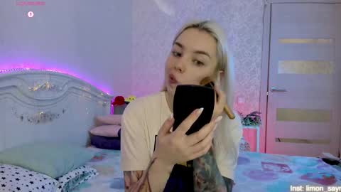 LilliMoore online show from October 16, 11:28 pm