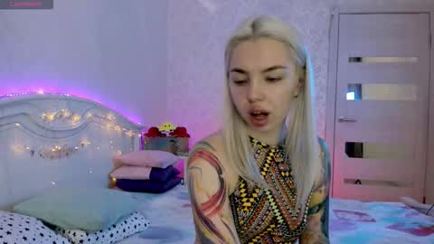 LilliMoore online show from October 26, 11:09 pm