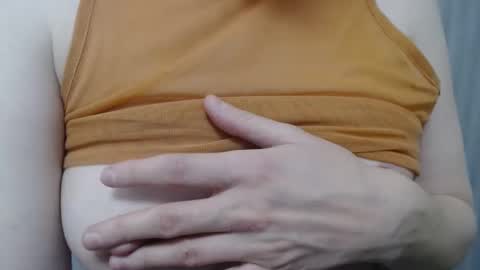 Snapshot of lillkit chatting on December 9, 11:03 pm Lilu online show from December 9, 11:03 pm