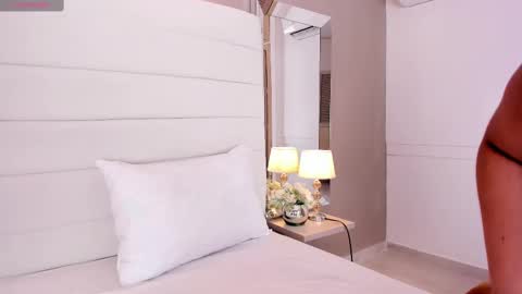 Snapshot of lilly_2809_ chatting on February 25, 4:03 am Lizeth follow me in my igimlilycute 3 online show from February 25, 4:03 am