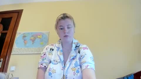 Snapshot of lillydepp chatting on October 15, 11:32 am Lilly Depp online show from October 15, 11:32 am