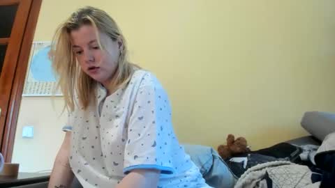 Snapshot of lillydepp chatting on October 21, 12:17 pm Lilly Depp online show from October 21, 12:17 pm