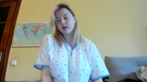 Snapshot of lillydepp chatting on October 23, 10:14 am Lilly Depp online show from October 23, 10:14 am