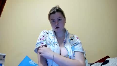 Snapshot of lillydepp chatting on November 20, 3:56 pm Lilly Depp online show from November 20, 3:56 pm