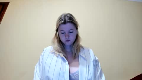 Snapshot of lillydepp chatting on December 2, 2:23 pm Lilly Depp online show from December 2, 2:23 pm