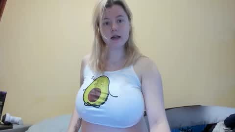 Snapshot of lillydepp chatting on December 14, 11:26 am Lilly Depp online show from December 14, 11:26 am