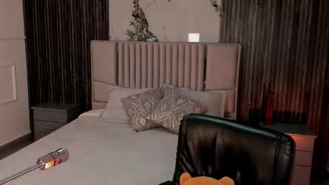 Lilly Ortiz online show from February 13, 8:49 pm