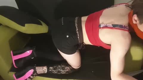 Snapshot of lillysissi chatting on December 3, 11:24 pm Lilli Sissy SlutCat online show from December 3, 11:24 pm