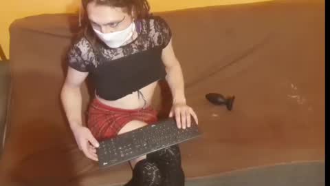 Snapshot of lillysissi chatting on November 2, 11:51 pm Lilli Sissy SlutCat online show from November 2, 11:51 pm