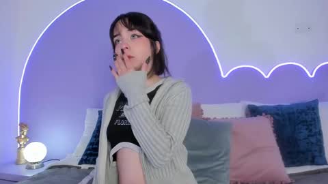 Lilou online show from February 11, 2:57 pm