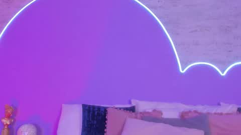 Lilou online show from October 15, 11:54 am