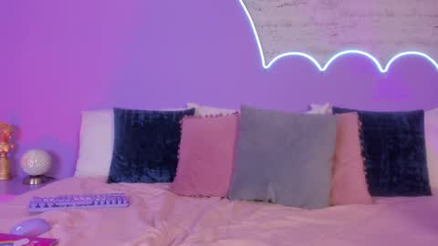 Lilou online show from October 31, 4:08 pm