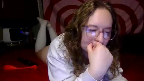 LilPies  online show from January 8, 11:30 pm