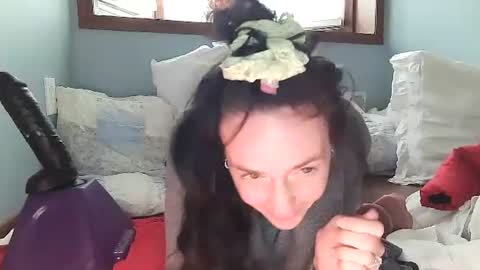 Snapshot of lilrosiedoll chatting on December 12, 5:26 pm Lilrosiedoll online show from December 12, 5:26 pm