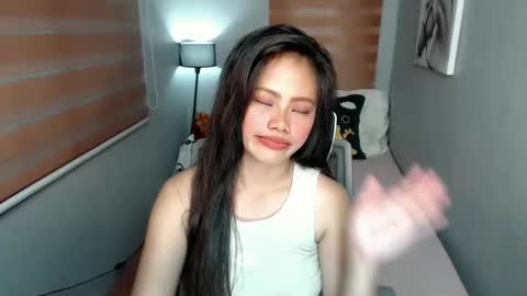 Snapshot of lilsweet_marie chatting on December 16, 5:06 am Lilsweet marie online show from December 16, 5:06 am