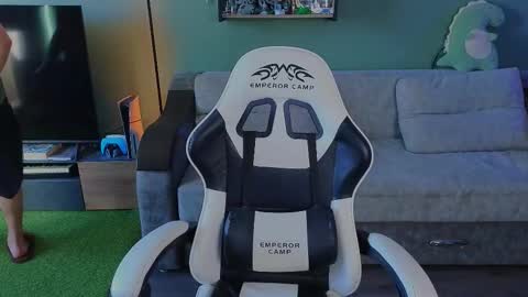 Snapshot of lilteddyboy chatting on October 18, 9:43 am lilteddyboy online show from October 18, 9:43 am