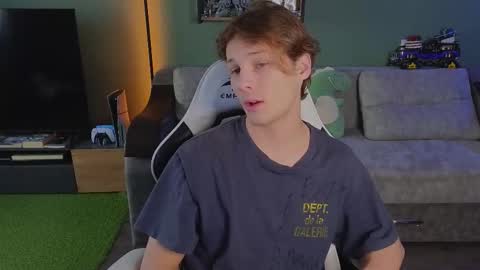 Snapshot of lilteddyboy chatting on October 25, 11:29 am lilteddyboy online show from October 25, 11:29 am