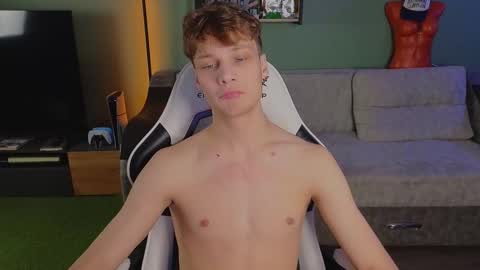 Snapshot of lilteddyboy chatting on October 29, 1:46 pm lilteddyboy online show from October 29, 1:46 pm