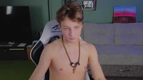 Snapshot of lilteddyboy chatting on December 18, 5:52 pm lilteddyboy online show from December 18, 5:52 pm