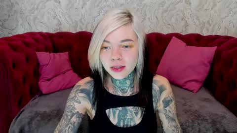 Snapshot of lilu_kayden chatting on January 15, 11:00 am Little slave Kayden online show from January 15, 11:00 am