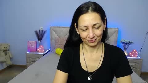 lilugrants online show from January 12, 2:56 am