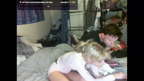 Snapshot of lilvioletxxx chatting on November 20, 2:34 am Little Violet online show from November 20, 2:34 am