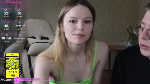 Snapshot of lily_and_jake chatting on March 8, 8:00 am lily_and_jake online show from March 8, 8:00 am