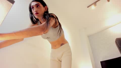 lily_cash1 online show from October 22, 7:46 pm