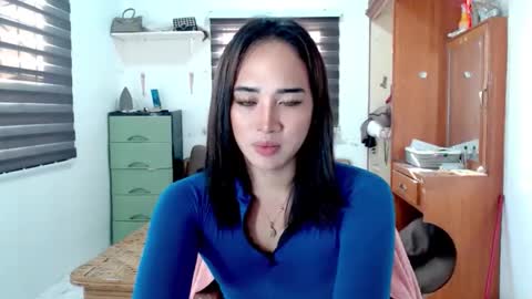 Snapshot of lily_darling chatting on November 29, 10:46 pm Lily Darling online show from November 29, 10:46 pm