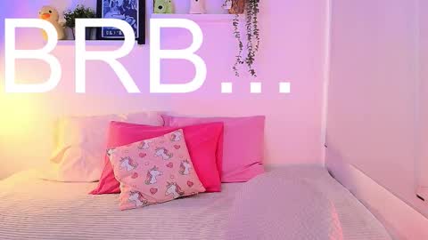 Snapshot of lily_evans_ chatting on November 19, 9:37 pm just lily online show from November 19, 9:37 pm