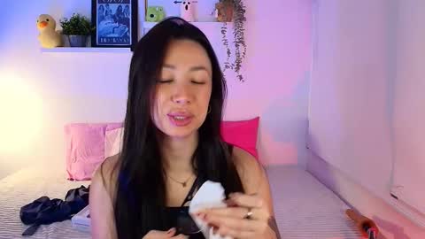 Snapshot of lily_evans_ chatting on November 22, 11:48 pm just lily online show from November 22, 11:48 pm