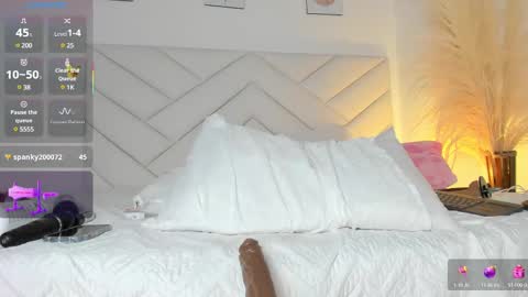   online show from February 25, 8:19 pm