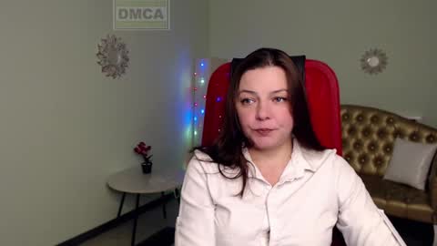 Lily online show from December 11, 5:00 am