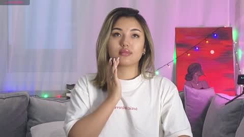 Snapshot of lily_foster_ chatting on January 4, 5:27 am Lily online show from January 4, 5:27 am