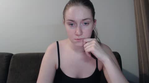 Snapshot of lily_love_x chatting on December 12, 2:26 am lily_love_x online show from December 12, 2:26 am