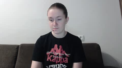 Snapshot of lily_love_x chatting on February 9, 6:01 am lily_love_x online show from February 9, 6:01 am