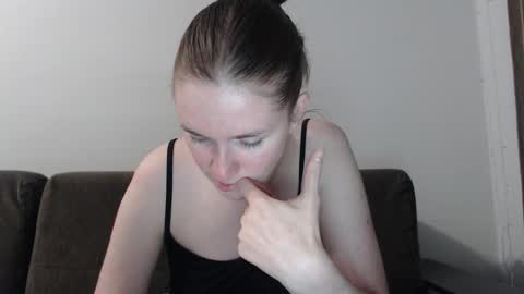 Snapshot of lily_love_x chatting on October 2, 11:23 pm lily_love_x online show from October 2, 11:23 pm